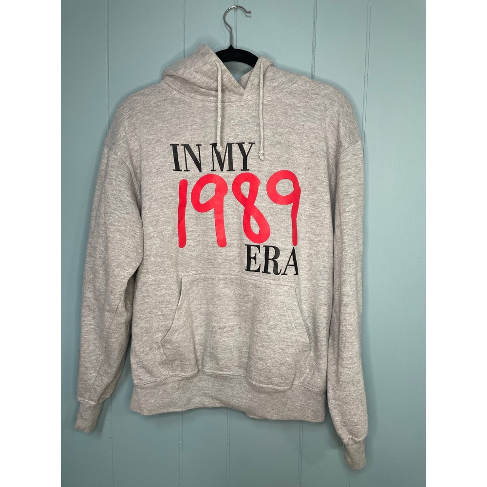 Gray "In My 1989 Era"‎ Graphic Hoodie Sweatshirt Size S